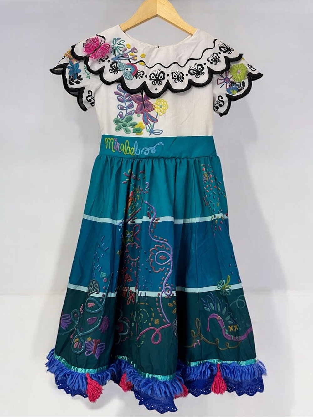 Disney Encanto Mirabel Costume Dress Size 5/6